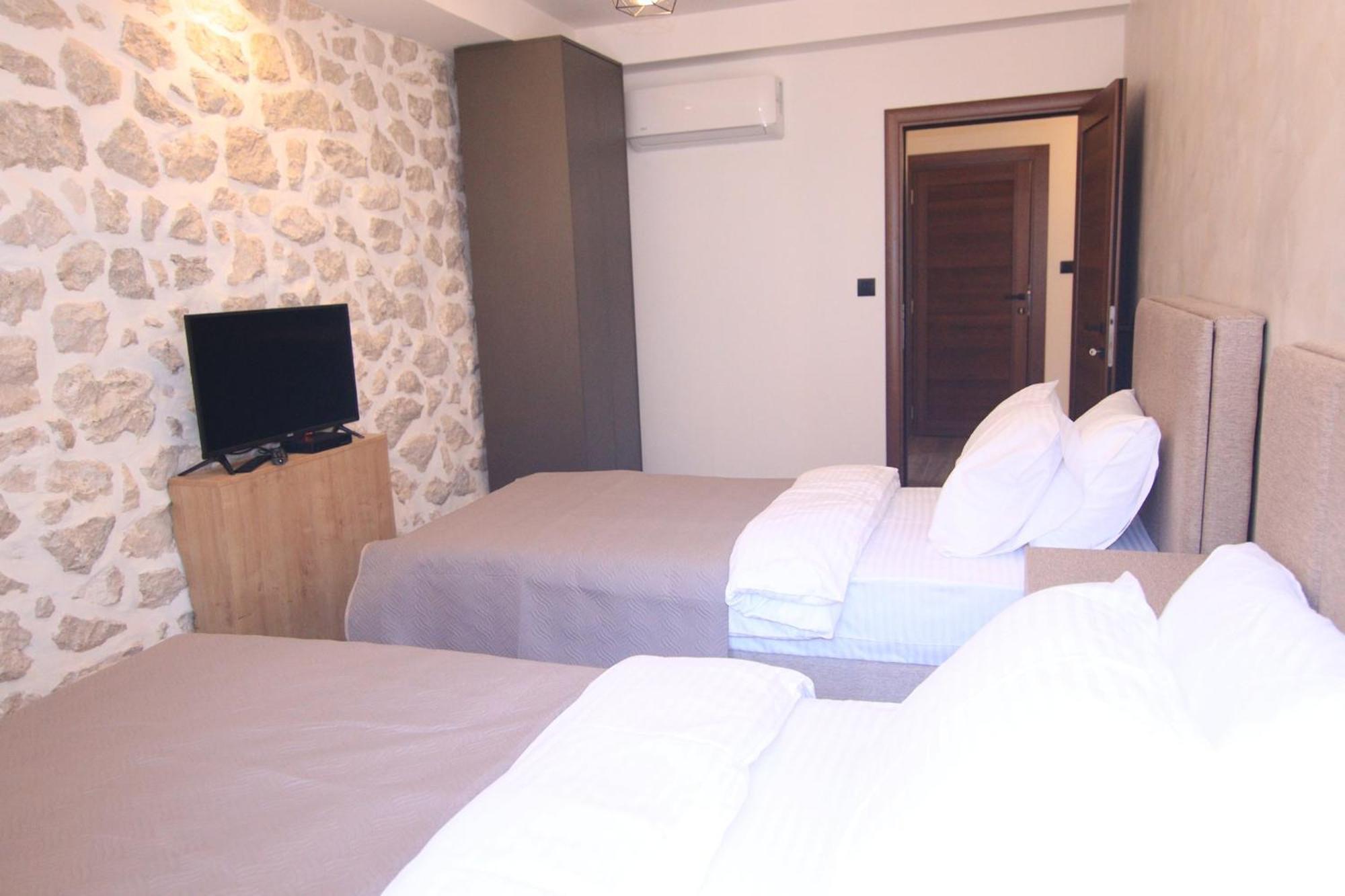 Apartmani Fantasia Cetinje Luaran gambar
