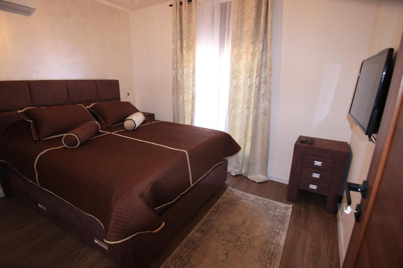 Apartmani Fantasia Cetinje Luaran gambar