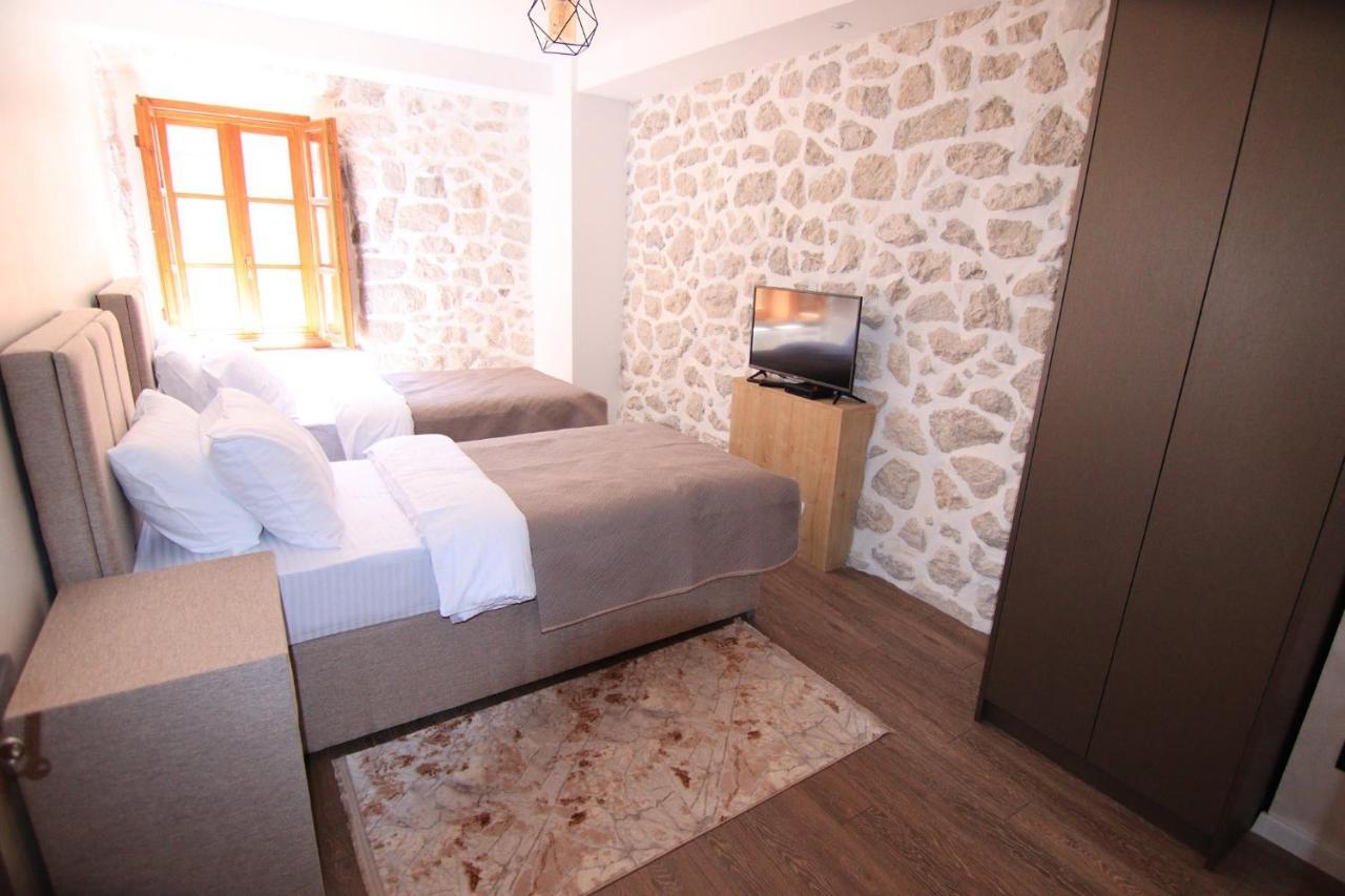 Apartmani Fantasia Cetinje Luaran gambar