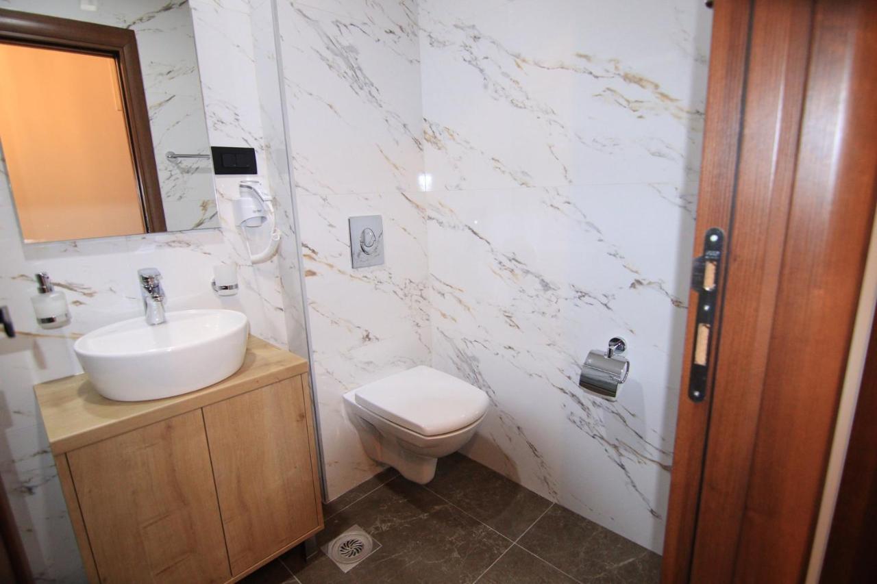Apartmani Fantasia Cetinje Luaran gambar